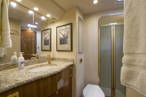 2008 Viking 52