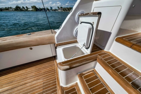 2011 Viking 76