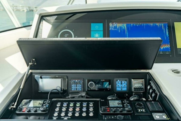 Viking 54 Sport Deck -Helm