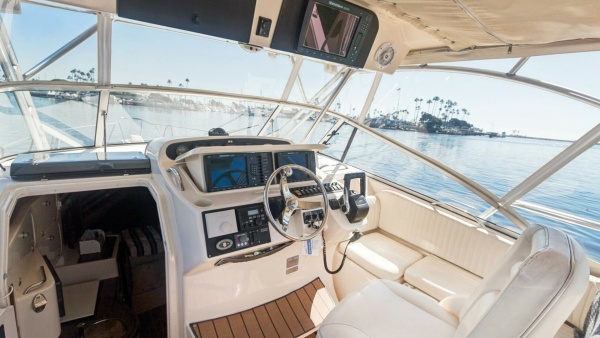 POLE POSITION 33ft Grady White Yacht For Sale