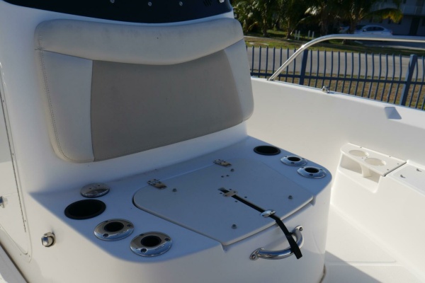 21ft Boston Whaler Yacht For Sale