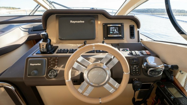 40ft Azimut Yacht For Sale