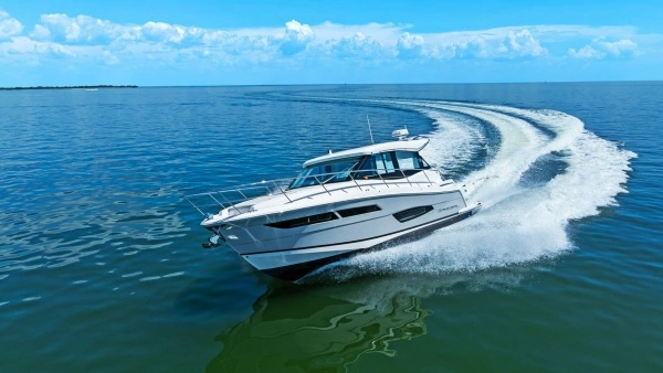 2025 Regal 38