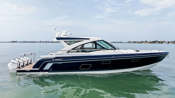 43-ft-Formula-2022-430 Super Sport Crossover-Blue Agave Sarasota Florida United States  yacht for sale