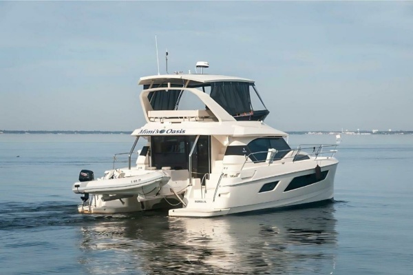 Mimi s Oasis 44ft Aquila Yacht For Sale