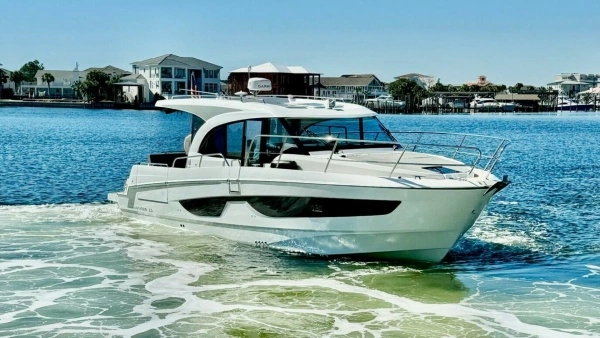 2022 Beneteau 36
