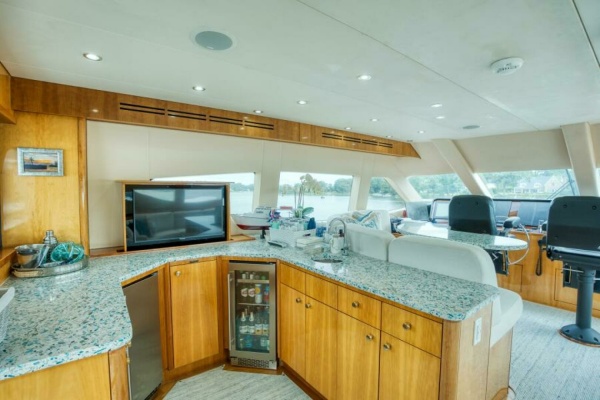 MAJESTIK 80ft Hatteras Yacht For Sale