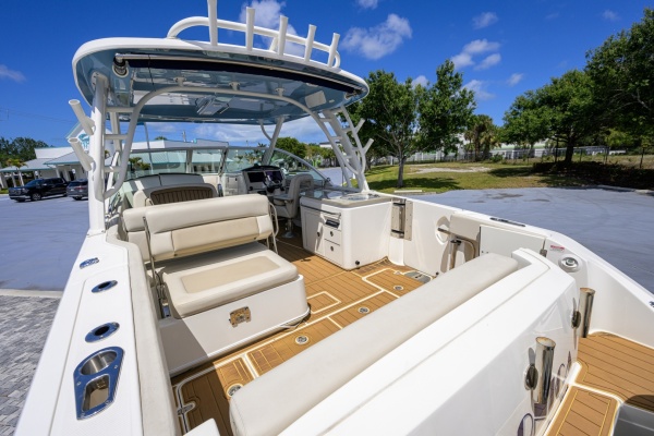 Boston Whaler 32 - Veronica
