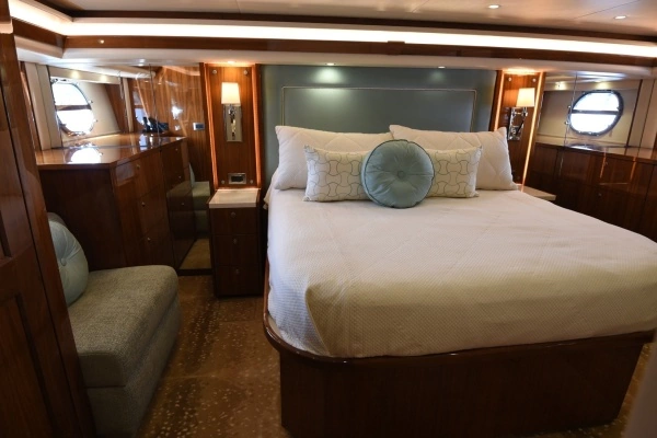 2019 Viking 80