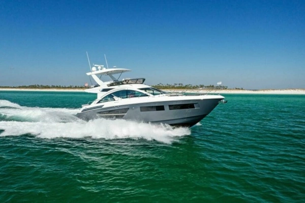 2023 Cruisers Yachts 60