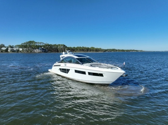 2020 Cruisers Yachts 60
