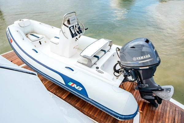Sunseeker 76 Flybridge Yacht For Sale