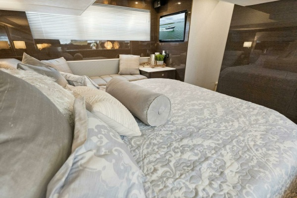 Sweet Caroline 46ft Cruisers Yachts Yacht For Sale
