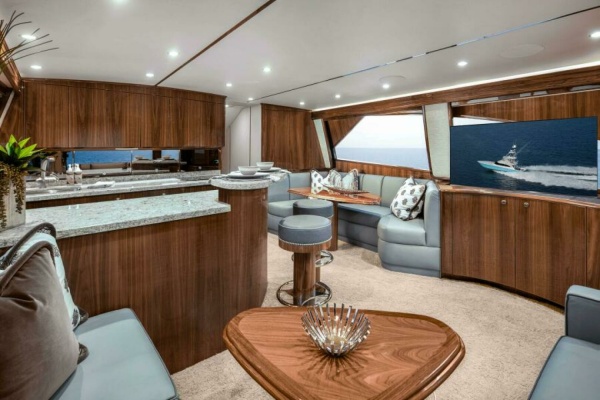 Viking 58 Convertible Salon