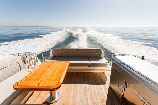 VENTURES64 48ft Riviera Yacht For Sale