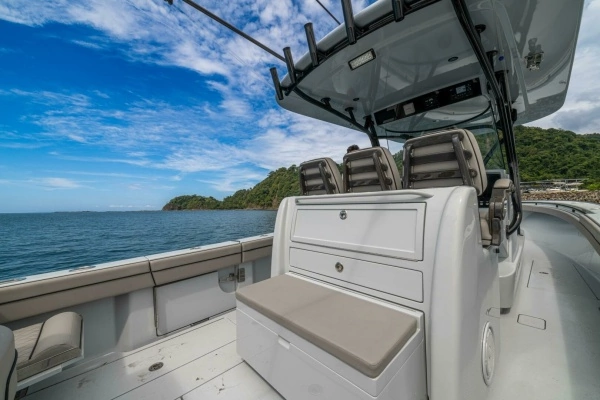 Photo of the 2024 Valhalla Boatworks V-33