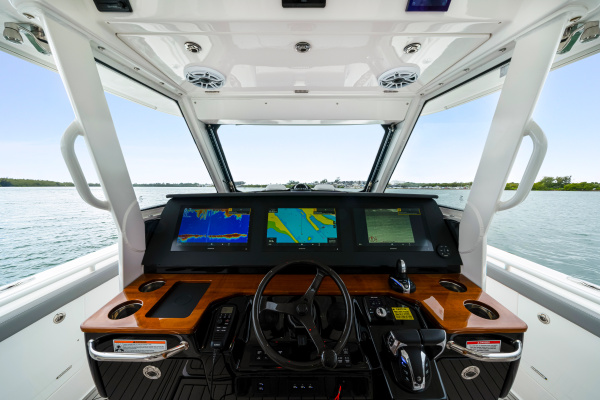 OUR TRADE 39ft Everglades Yacht For Sale