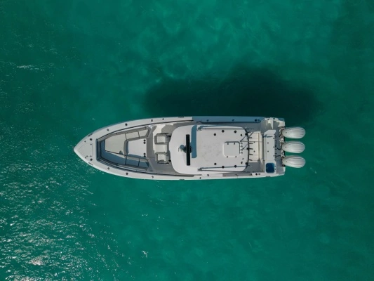 Everglades 365 CC Yacht For Sale