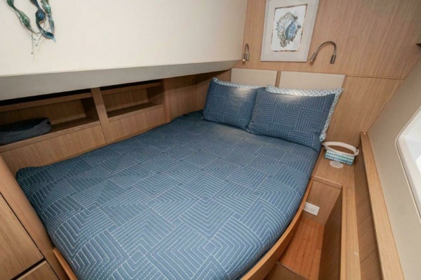 Mimi s Oasis 44ft Aquila Yacht For Sale