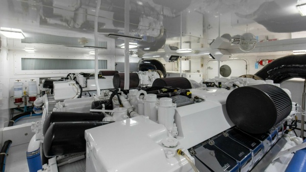 Badonkadonk 76ft Whiticar Yacht For Sale
