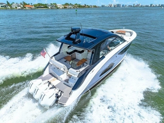 2022 Sea Ray 37