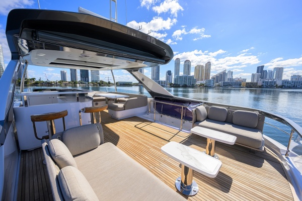 DT78 78ft Azimut Yacht For Sale