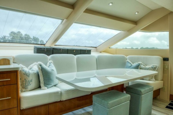 MAJESTIK 80ft Hatteras Yacht For Sale