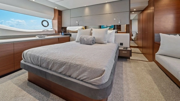 2019 Princess 65