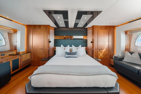 Sunseeker Predator 84 Yacht For Sale