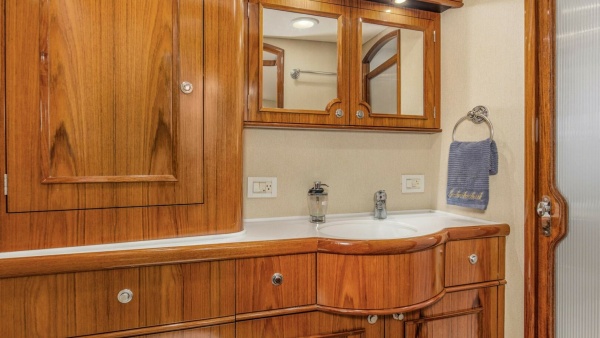 Badonkadonk 76ft Whiticar Yacht For Sale