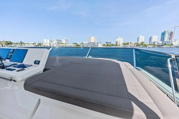 2018 Prestige 68