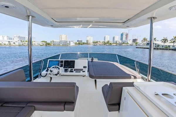 2018 Prestige 68