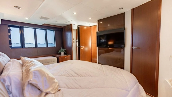 2011 Princess 64