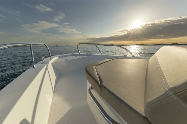 2027 Nimbus Commuter 9 30ft Nimbus Yacht For Sale
