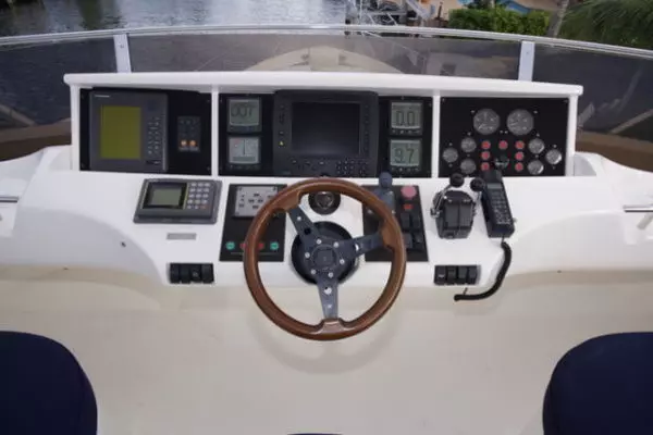 1999 Viking 72