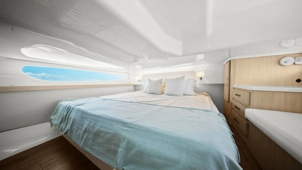 2025 Regal 38