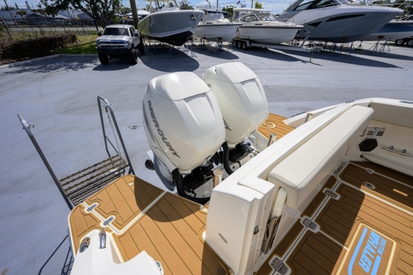 Boston Whaler 32 - Veronica