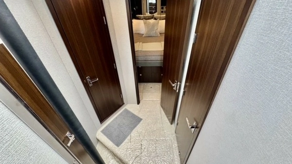 Cruisers Yachts 50 Cantius Yacht For Sale