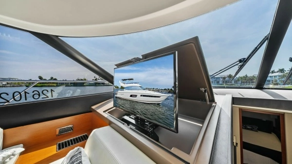 2015 Prestige 55