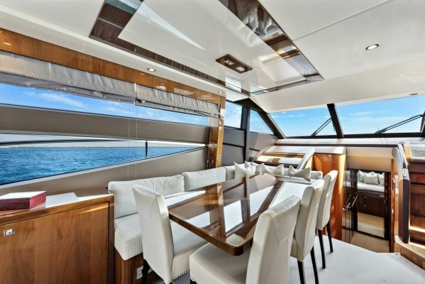2015 Princess 72
