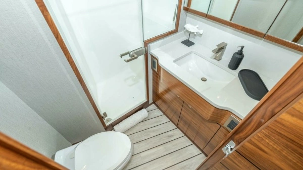 Viking 90C Yacht For Sale