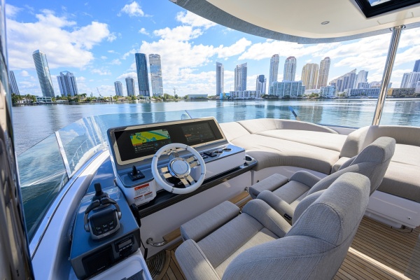 DT78 78ft Azimut Yacht For Sale