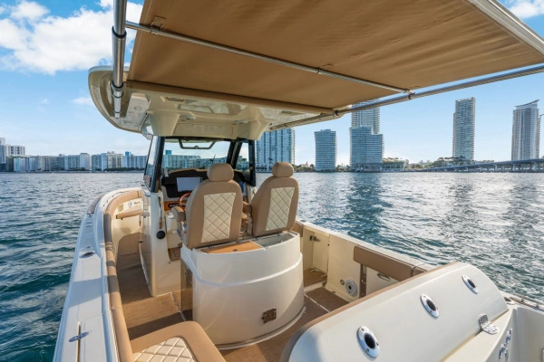 2022 Chris-Craft 30