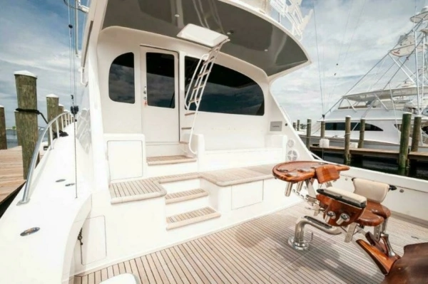 2012 Viking 76
