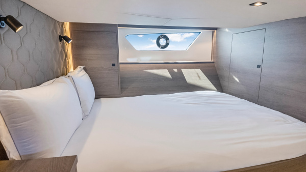 58ft Vanquish Yachts Yacht For Sale