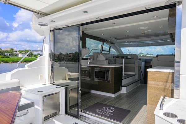 4th Quarter 46ft Cruisers Yacht For Sale
