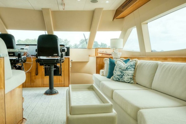 MAJESTIK 80ft Hatteras Yacht For Sale