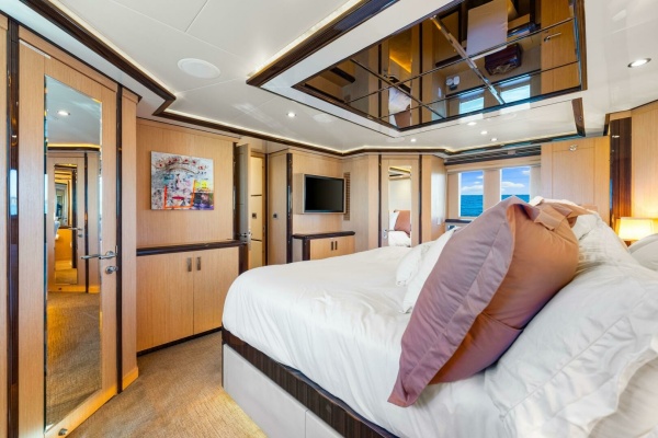 Relentless 83ft Ocean Alexander Yacht For Sale