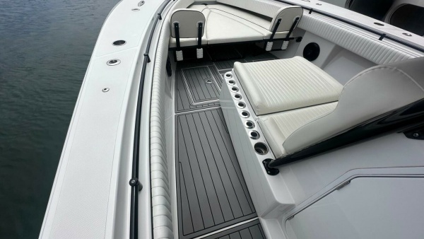 CHIRON39 39ft SeaHunter Yacht For Sale