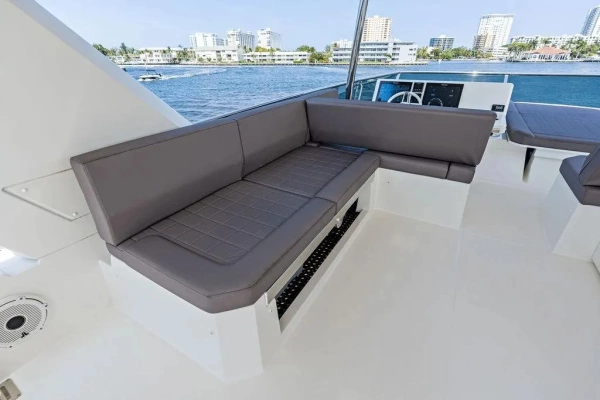 2018 Prestige 68